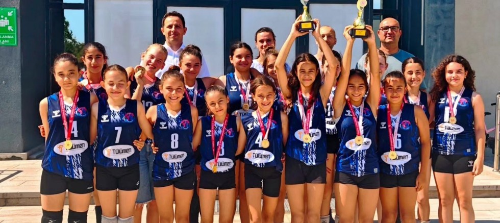 Nehir Spor Kulübü’nden Gelibolu Voleybolunda Tarihi Başarı