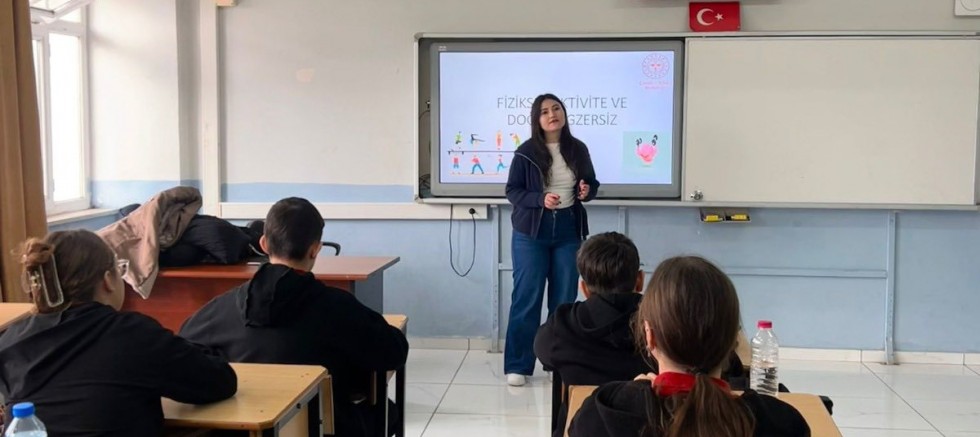 Öğrenci ve Velilere Yönelik Sağlık Eğitimleri Düzenlendi