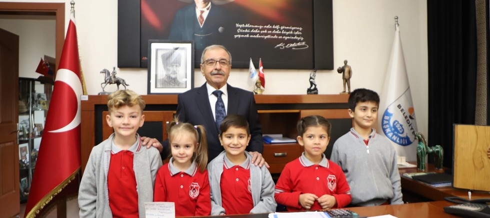 Öğrenciler, Başkan Özacar’ın Yeni Yılını Kutladı!