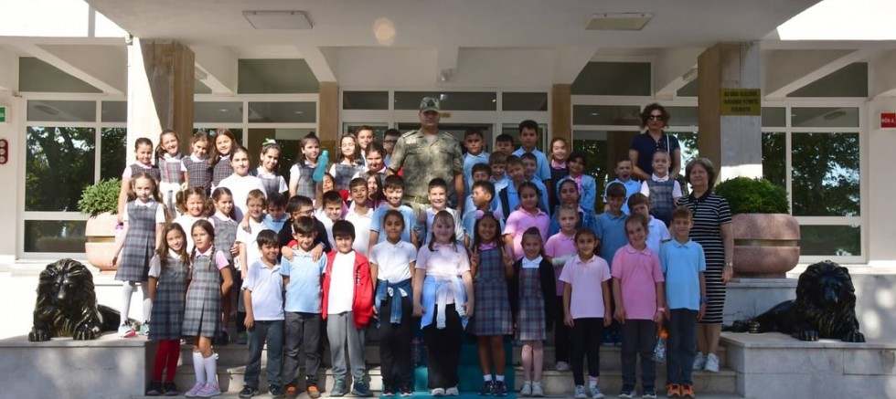 Öğrenciler, ‘Mehmetçikle Bir Gün’ Projesi İle Askerlik Mesleğini Tanıdı