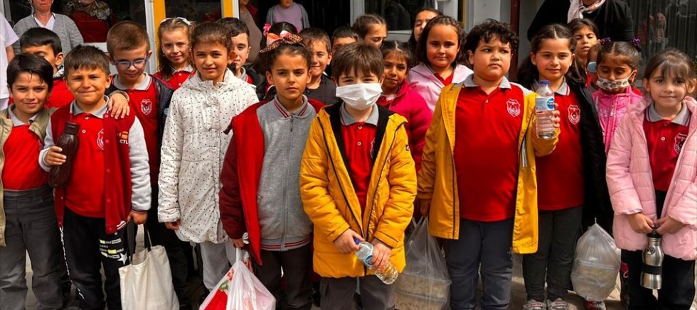 Öğrenciler Özel Bakım Merkezi’ni Ziyaret Etti
