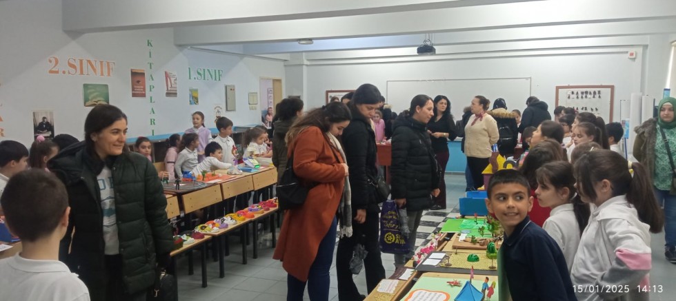 Öğrencilerden Ara Dönem Sergisi