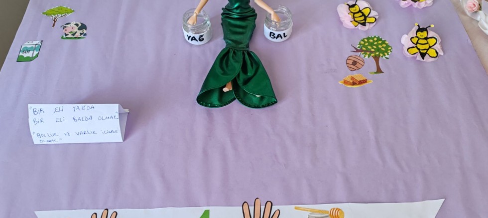 Öğrencilerden Atasözleri ve Deyimler Sergisi