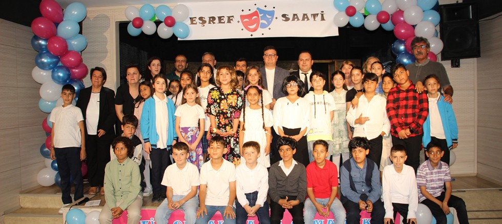 Öğrencilerden Etik Değerlere Dikkat Çeken Tiyatro Gösterisi