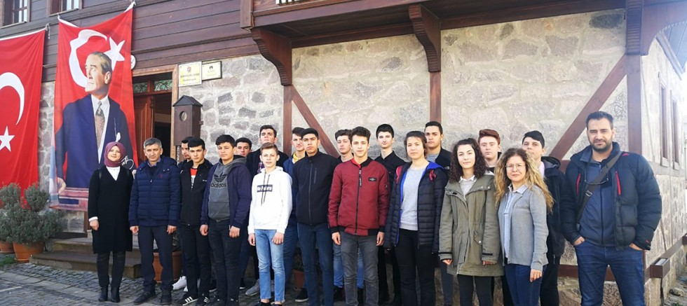 Öğrencilerden Mehmet Akif Ersoy’un Evine Ziyaret