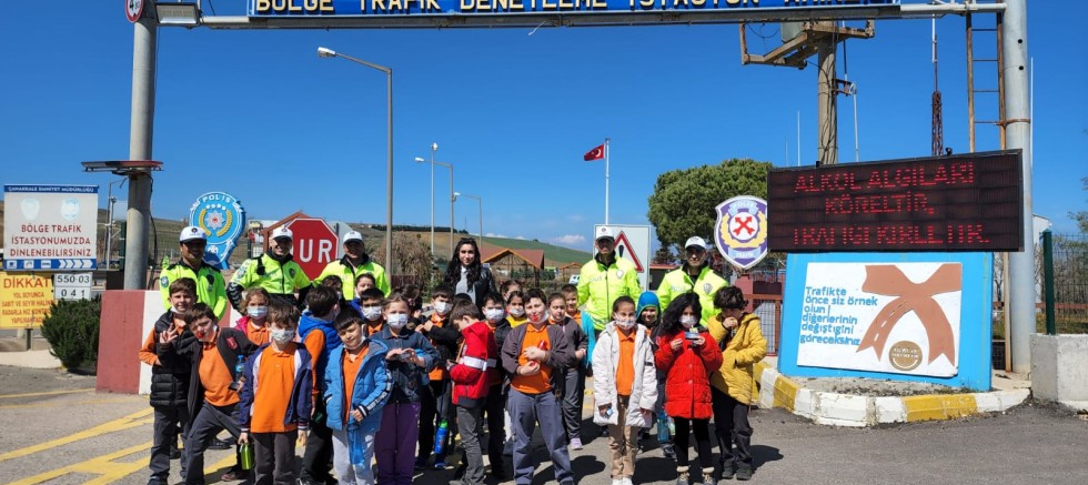 Öğrencilerden Polis Haftası Ziyareti