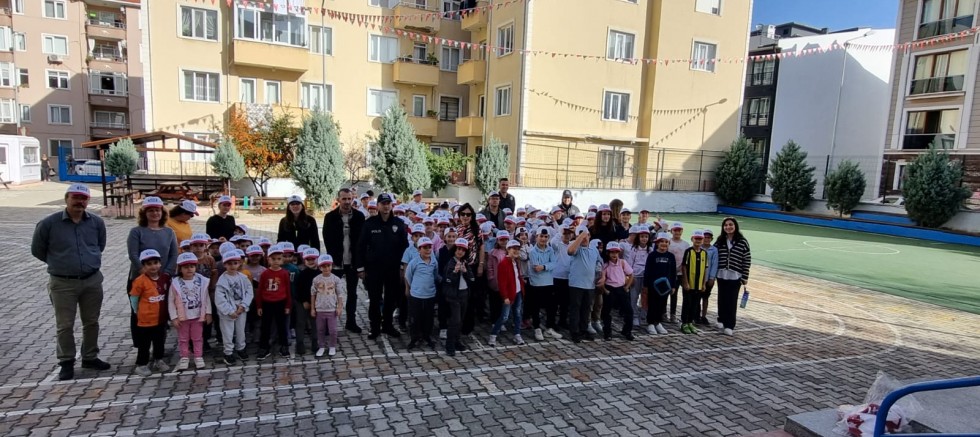 Öğrencilere Trafik Eğitimi Verildi