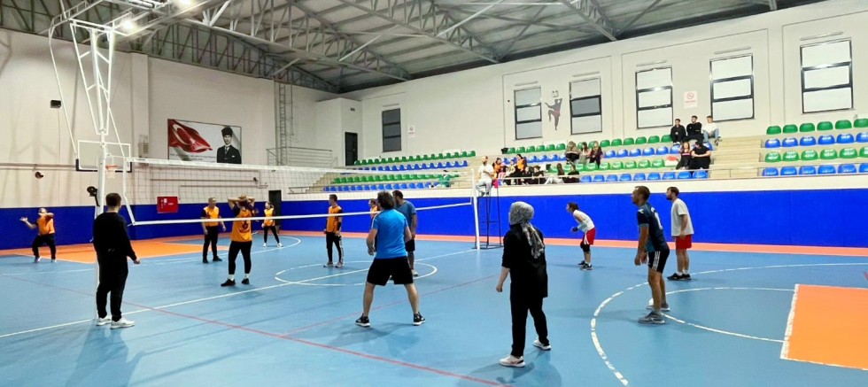 Öğretmenler Günü Voleybol Turnuvası Başladı