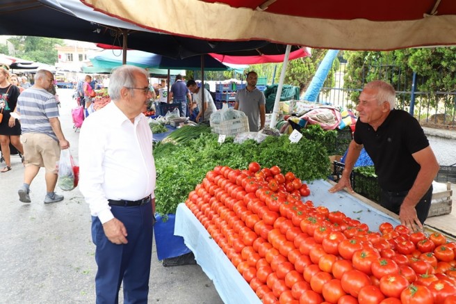 Özacar’dan Pazar Esnafı Ziyareti