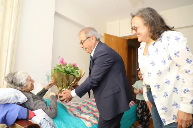 Özacar’ın Ev Ziyaretleri Sürüyor