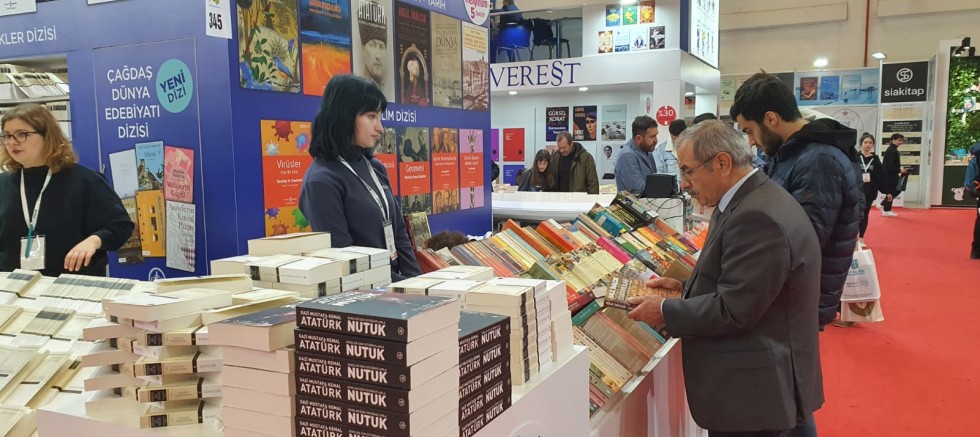 Özacar, İstanbul Kitap Fuarına Katıldı
