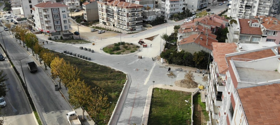 Parke Taş Kaplama Çalışmaları Devam Ediyor