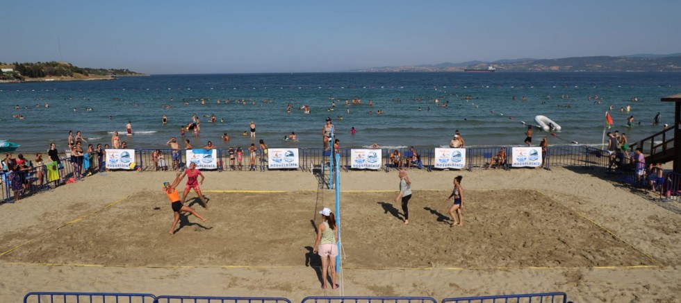 Plaj Voleybolu Turnuvası Başladı