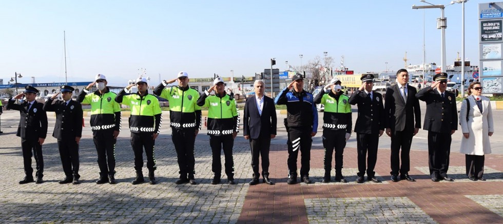 Polis Haftası’nda Sade Kutlama Töreni