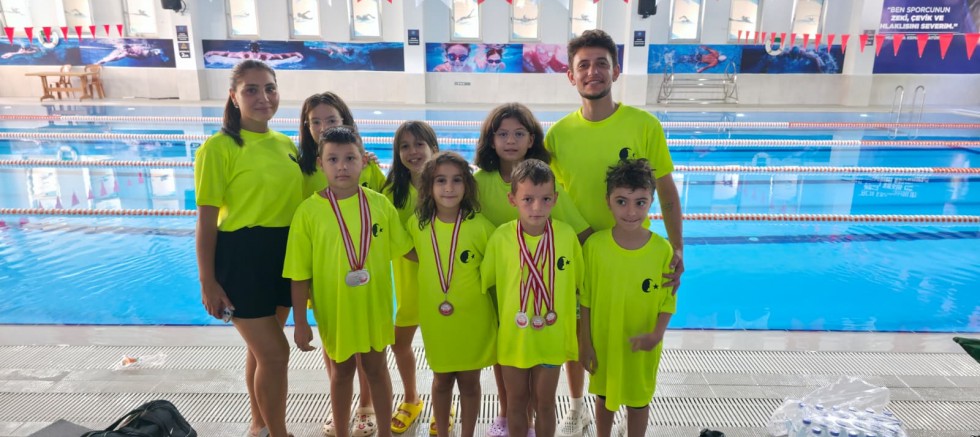 Poseidon Akademi’den Biga’daki Yarışlarda Madalya Yağmuru