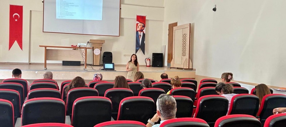 Rehber Öğretmenlere “SAHA Sağlık Elçileri Akademi Eğitimi” Verildi