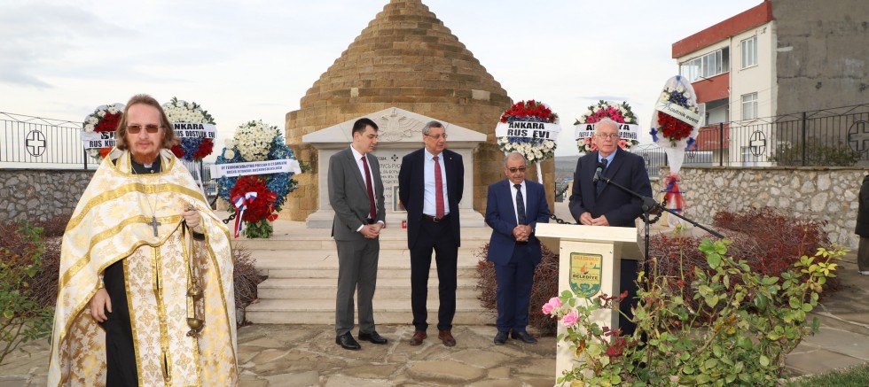 Rus Anıtı'nda Beyaz Ruslar İçin Anma Töreni Düzenlendi