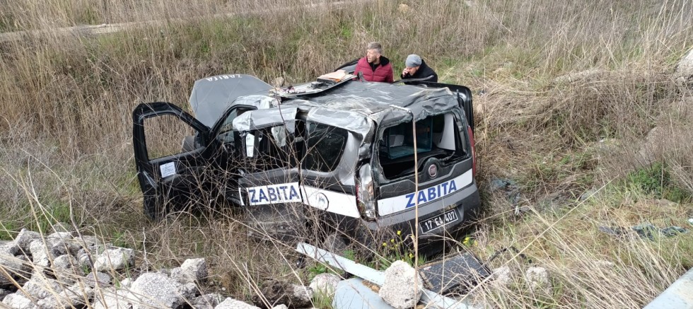 Şarampole Devrilen Resmi Araçtaki 4 Zabıta Yaralandı