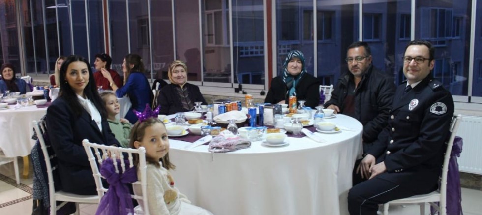 Şehit Polis Ailelerine İftar Yemeği