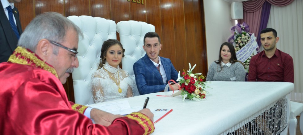 Sevgililer Gününde Hayatlarını Birleştirdiler