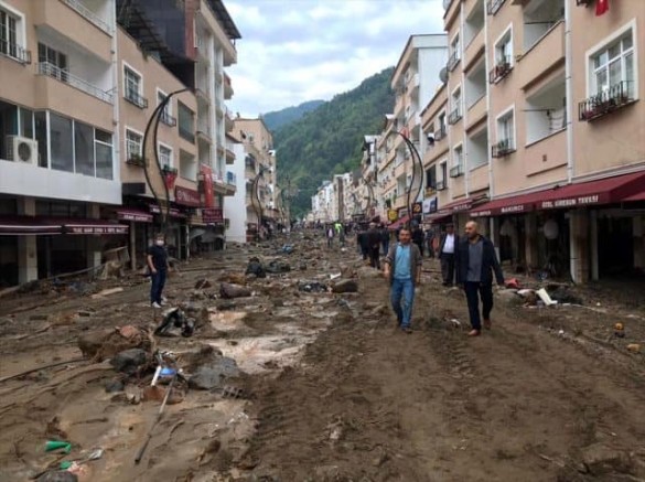 Siyasilerden Giresun’a Geçmiş Olsun Mesajı