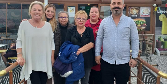 Sokak Hayvanları İçin Kadınlar Matinesi Gerçekleştirildi