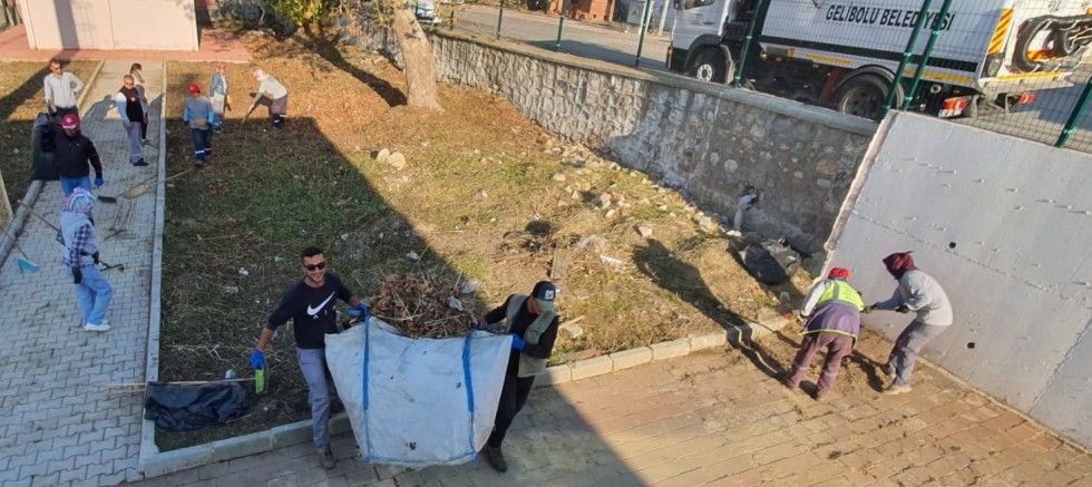 Stadyum ve Çevresi Temizlendi