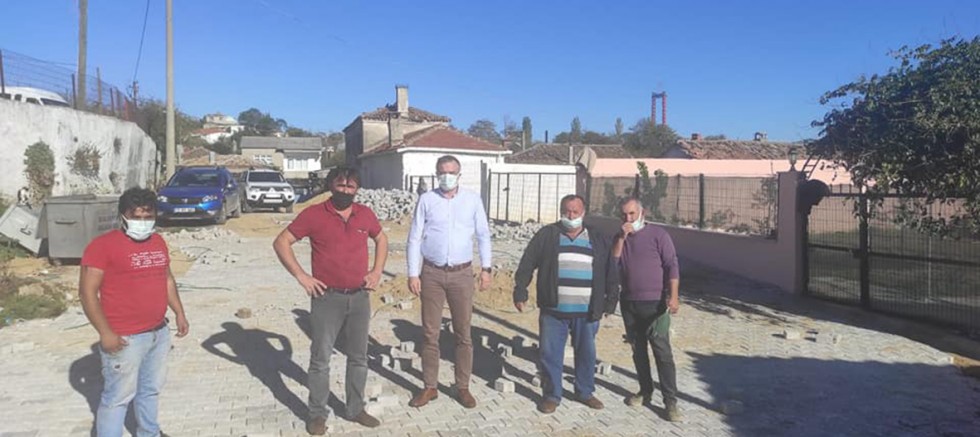 Sütlüce Köyü’nde Kilitli Parke Taş Döşemesi Başladı