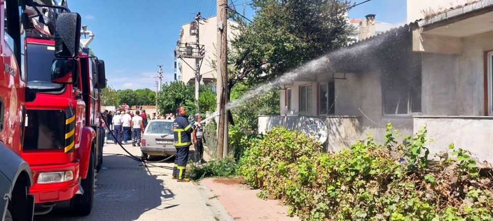 Tek Katlı Evde Yangın!