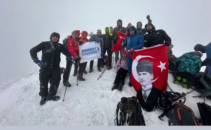 Turan, Ağrı Dağı Zirvesinde İlçemizi Temsil Etti