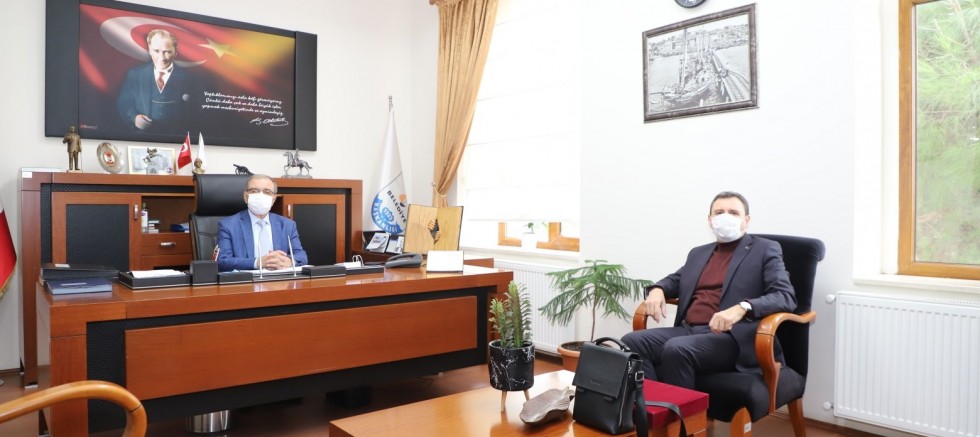 Üzmez’den Başkan Özacar’a Ziyaret