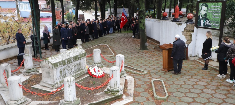Vatan Şairi Namık Kemal Mezarı Başında Anıldı