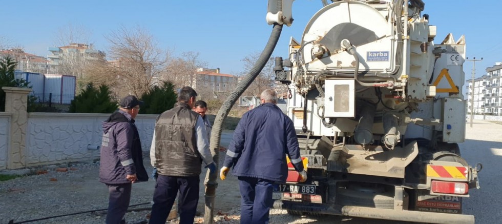 Yağmursuyu ve Kanalizasyon Hatlarında Temizlik Çalışması