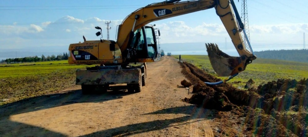 Yeni Mezarlık İçin Su Hattı Çekiliyor