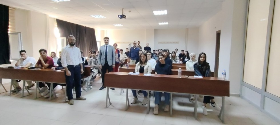 Yeni Öğrencilere Okul ve Gelibolu Tanıtıldı