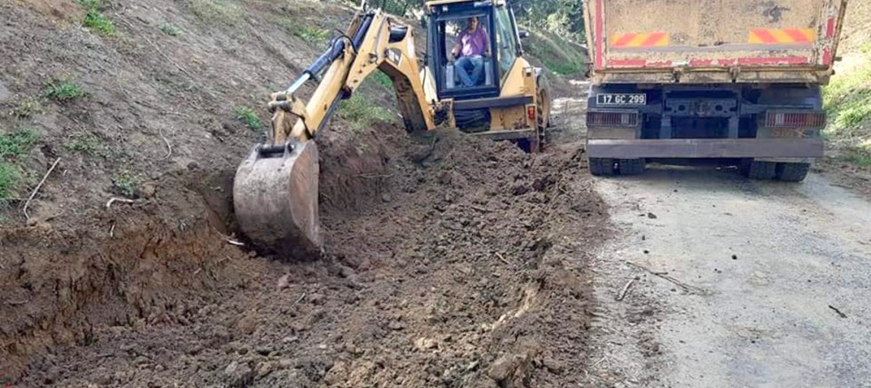 Yol Bakım Çalışmaları Devam Ediyor