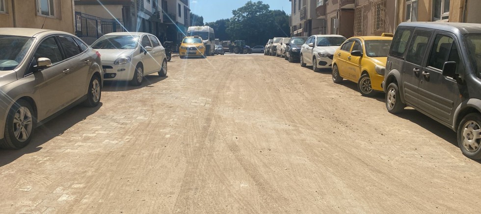 Yola Serilen Kumlar Göz Açtırmıyor